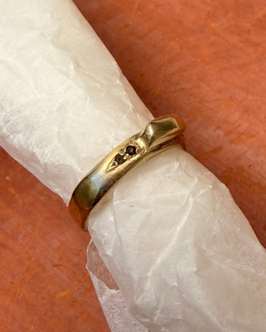 Pinky ring